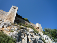 Santueri Burg in den Felsen bei Felanitx